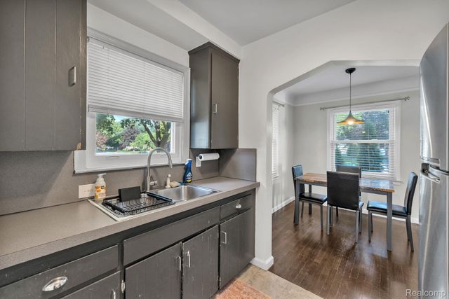 24163 Ross Street, Dearborn, MI 48124