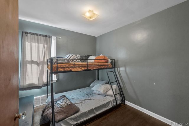 24163 Ross Street, Dearborn, MI 48124