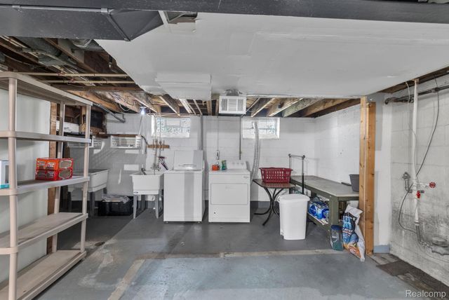 24163 Ross Street, Dearborn, MI 48124