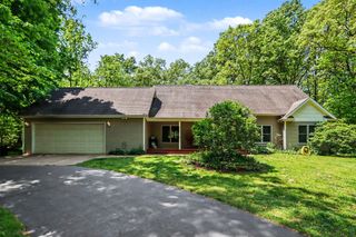 26805 Drape Road, Lawton, MI 49065