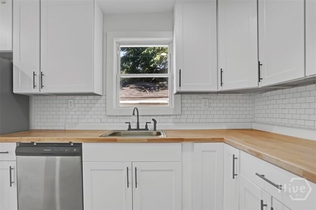 636 W 48th Street, Savannah, GA 31405