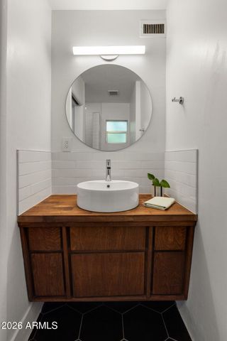 1630 E Solano Drive, Phoenix, AZ 85016