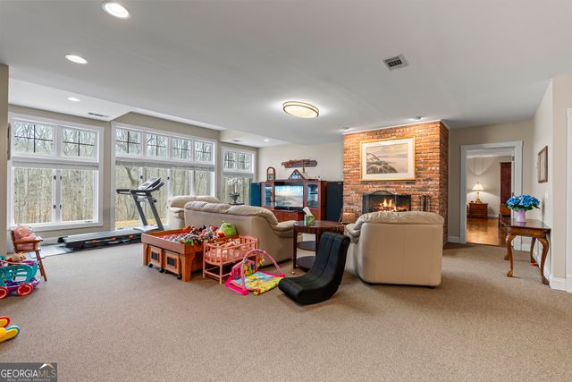 305 Fairplay Street, Rutledge, GA 30663