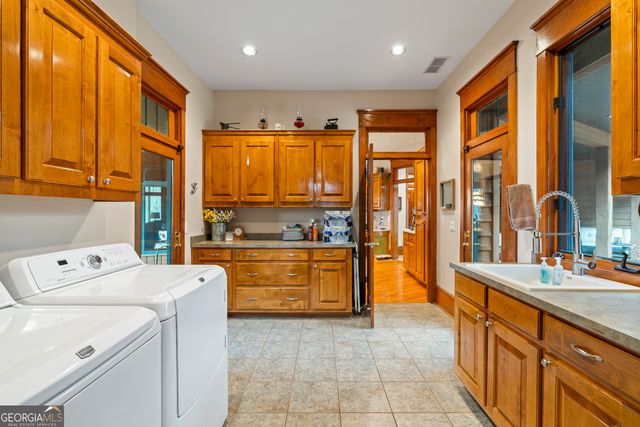 305 Fairplay Street, Rutledge, GA 30663