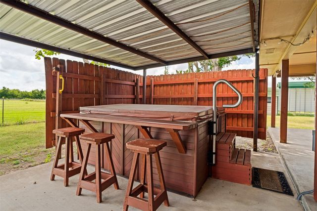 3511 County Road 1108, Celeste, TX 75423