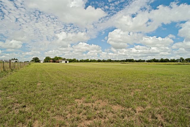 3511 County Road 1108, Celeste, TX 75423