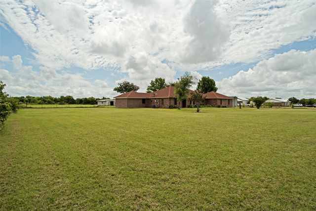 3511 County Road 1108, Celeste, TX 75423