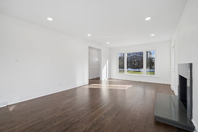 1155 Hackberry Road, Deerfield, IL 60015