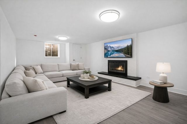 1155 Hackberry Road, Deerfield, IL 60015