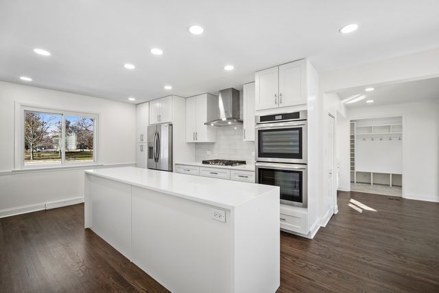 1155 Hackberry Road, Deerfield, IL 60015