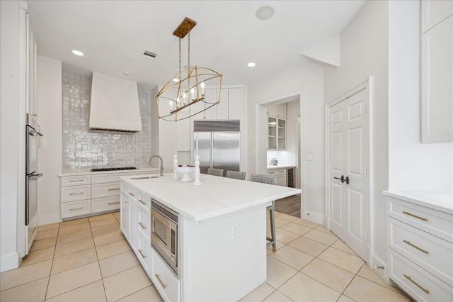 2211 Dunraven Lane, Houston, TX 77019