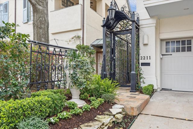 2211 Dunraven Lane, Houston, TX 77019