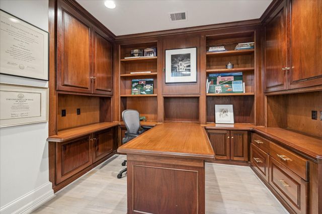 2211 Dunraven Lane, Houston, TX 77019