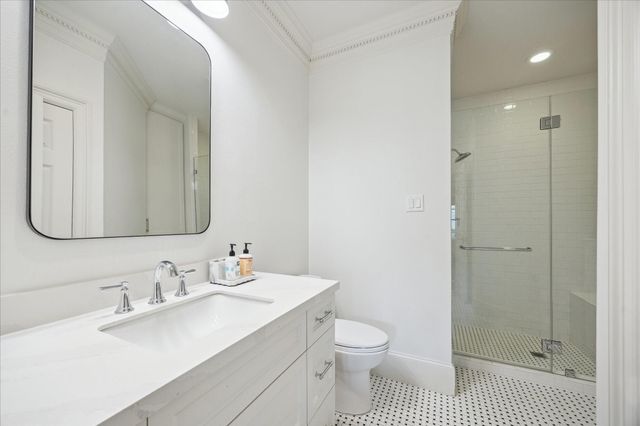 2211 Dunraven Lane, Houston, TX 77019