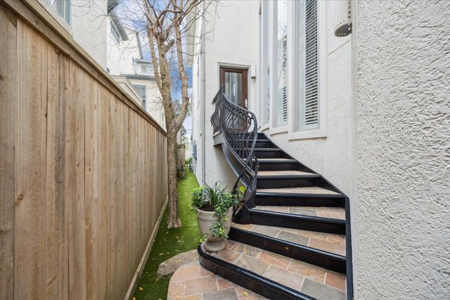 2211 Dunraven Lane, Houston, TX 77019