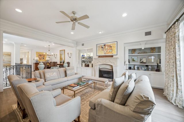 2211 Dunraven Lane, Houston, TX 77019