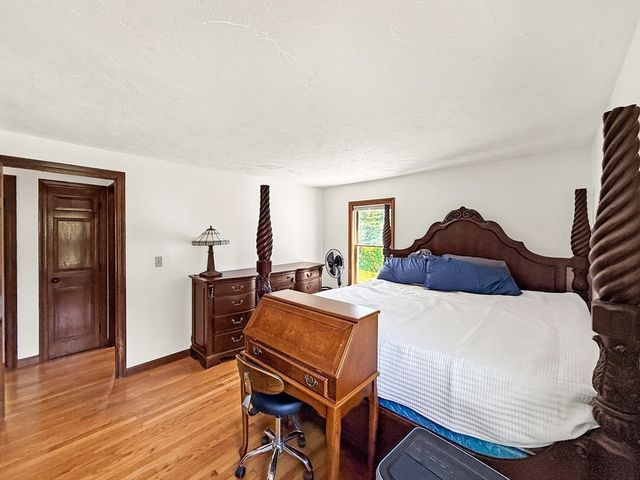6 Philip St, Hudson, MA 01749