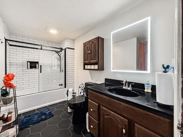 6 Philip St, Hudson, MA 01749