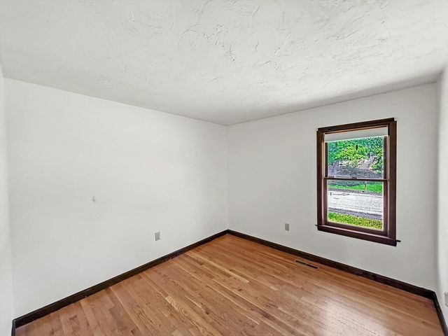 6 Philip St, Hudson, MA 01749