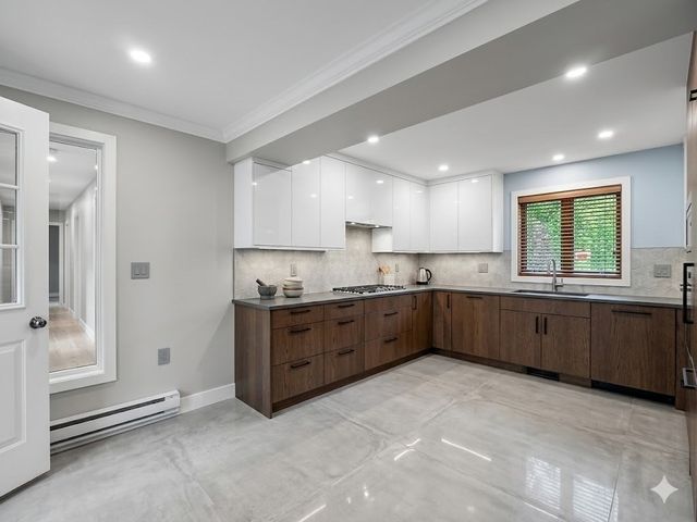 6 Philip St, Hudson, MA 01749