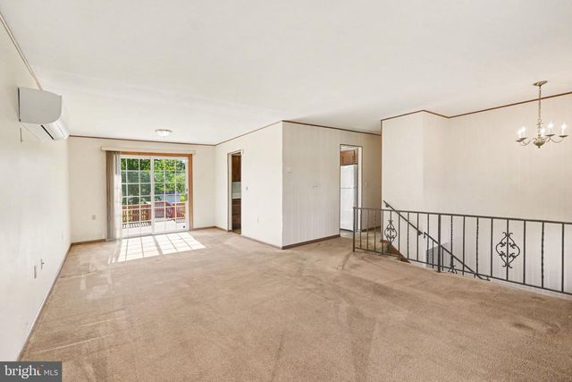 1911 MARY LANE, Carlisle, PA 17013