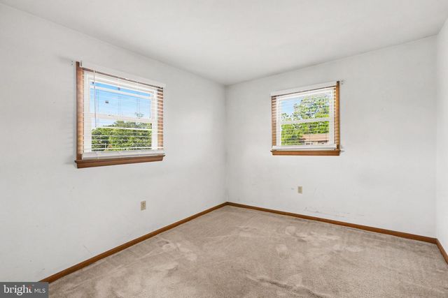 1911 MARY LANE, Carlisle, PA 17013