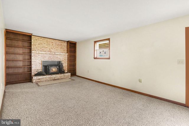 1911 MARY LANE, Carlisle, PA 17013