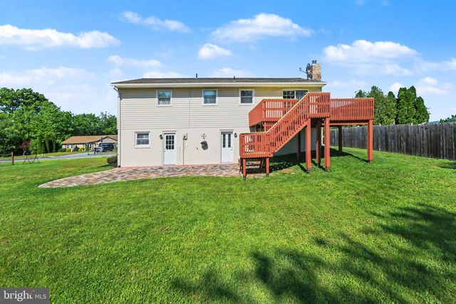 1911 MARY LANE, Carlisle, PA 17013
