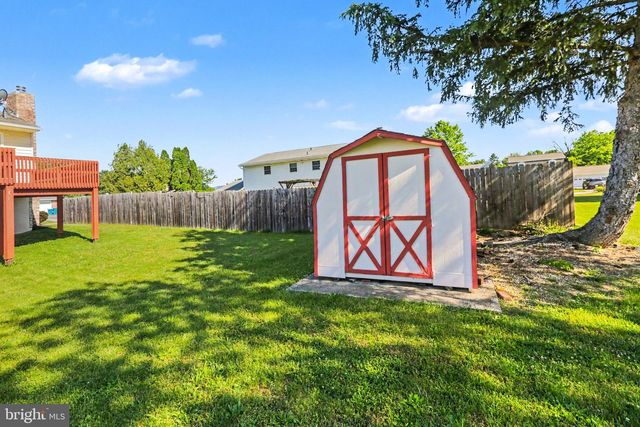 1911 MARY LANE, Carlisle, PA 17013