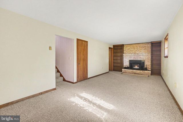 1911 MARY LANE, Carlisle, PA 17013