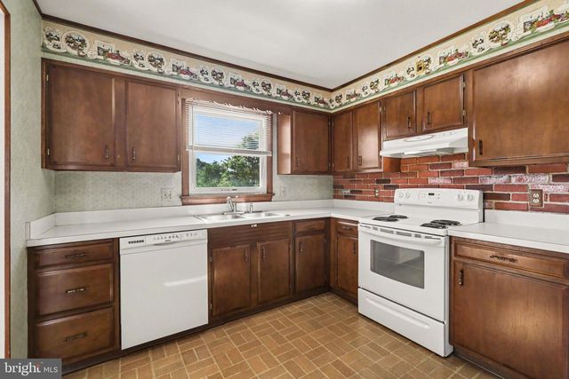1911 MARY LANE, Carlisle, PA 17013