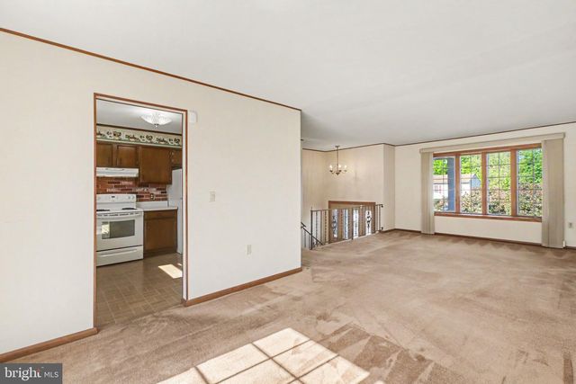 1911 MARY LANE, Carlisle, PA 17013