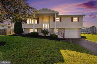 1911 MARY LANE, Carlisle, PA 17013