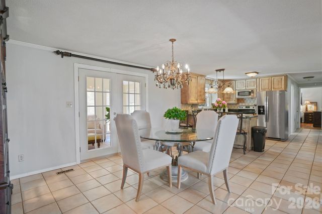 3328 Sulphur Springs Road NE, Hickory, NC 28601