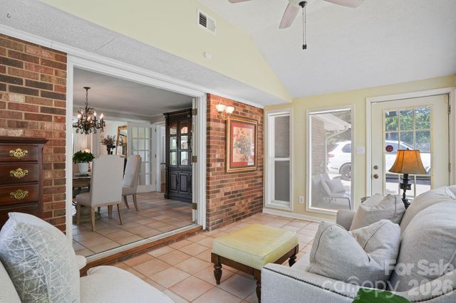3328 Sulphur Springs Road NE, Hickory, NC 28601