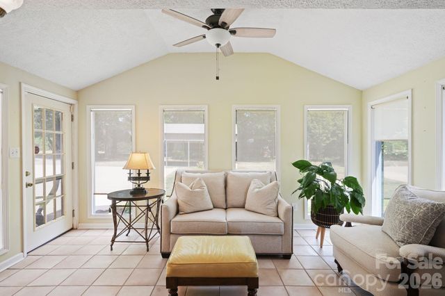 3328 Sulphur Springs Road NE, Hickory, NC 28601