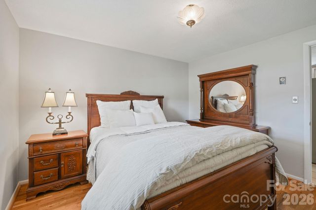 3328 Sulphur Springs Road NE, Hickory, NC 28601