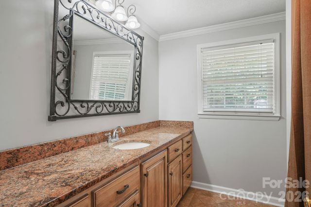 3328 Sulphur Springs Road NE, Hickory, NC 28601