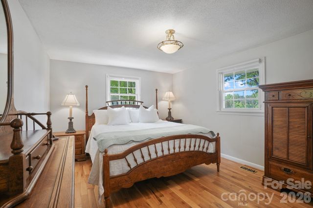 3328 Sulphur Springs Road NE, Hickory, NC 28601
