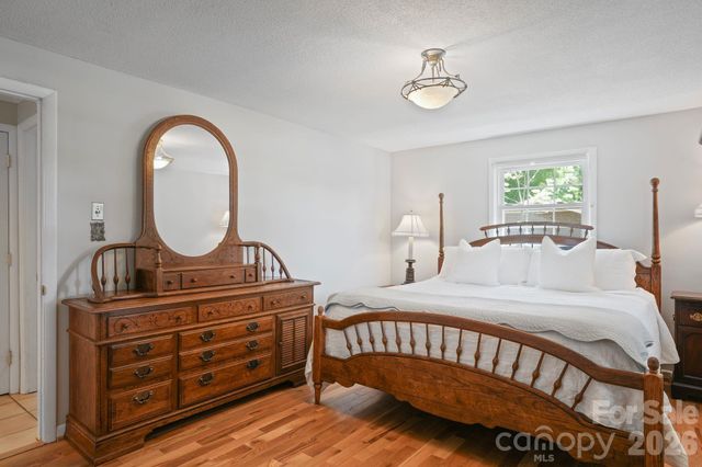 3328 Sulphur Springs Road NE, Hickory, NC 28601