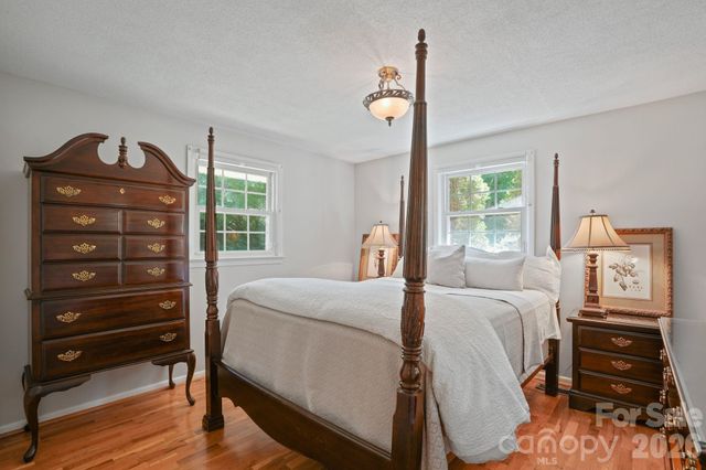 3328 Sulphur Springs Road NE, Hickory, NC 28601