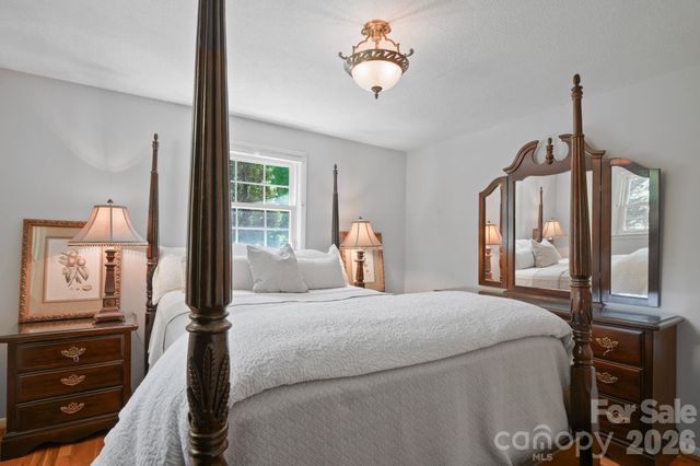 3328 Sulphur Springs Road NE, Hickory, NC 28601