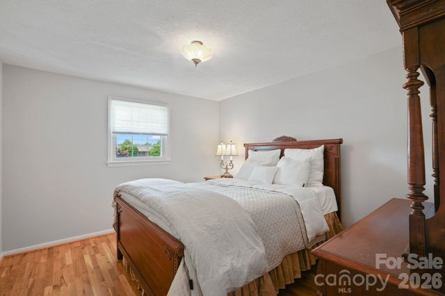 3328 Sulphur Springs Road NE, Hickory, NC 28601