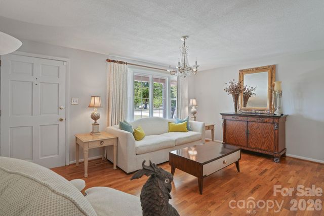 3328 Sulphur Springs Road NE, Hickory, NC 28601
