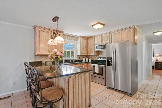 3328 Sulphur Springs Road NE, Hickory, NC 28601