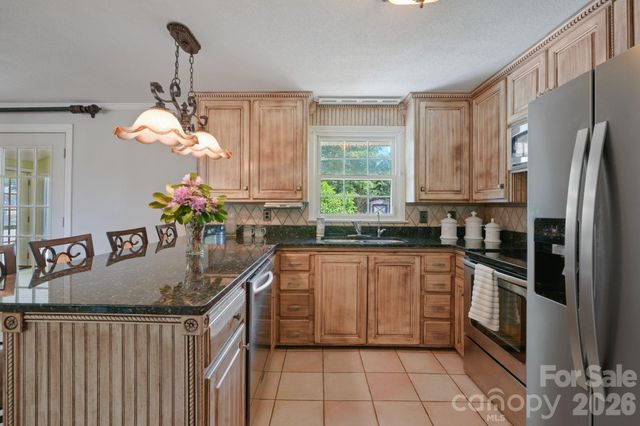 3328 Sulphur Springs Road NE, Hickory, NC 28601