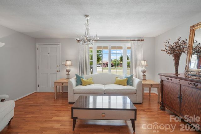 3328 Sulphur Springs Road NE, Hickory, NC 28601