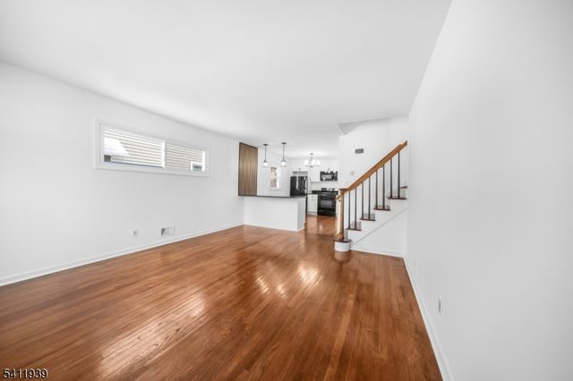 132 Camden Rd, Parsippany-troy Hills Twp., NJ 07054