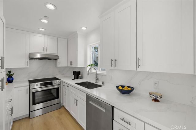 1045 Gaviota Drive B, Laguna Beach, CA 92651