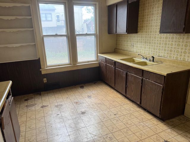 734 Hamline Avenue N, Saint Paul, MN 55104